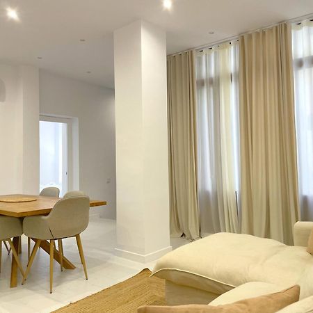 Piso Con Patio, 3 Habitaciones, En La Goleta Малага Екстер'єр фото