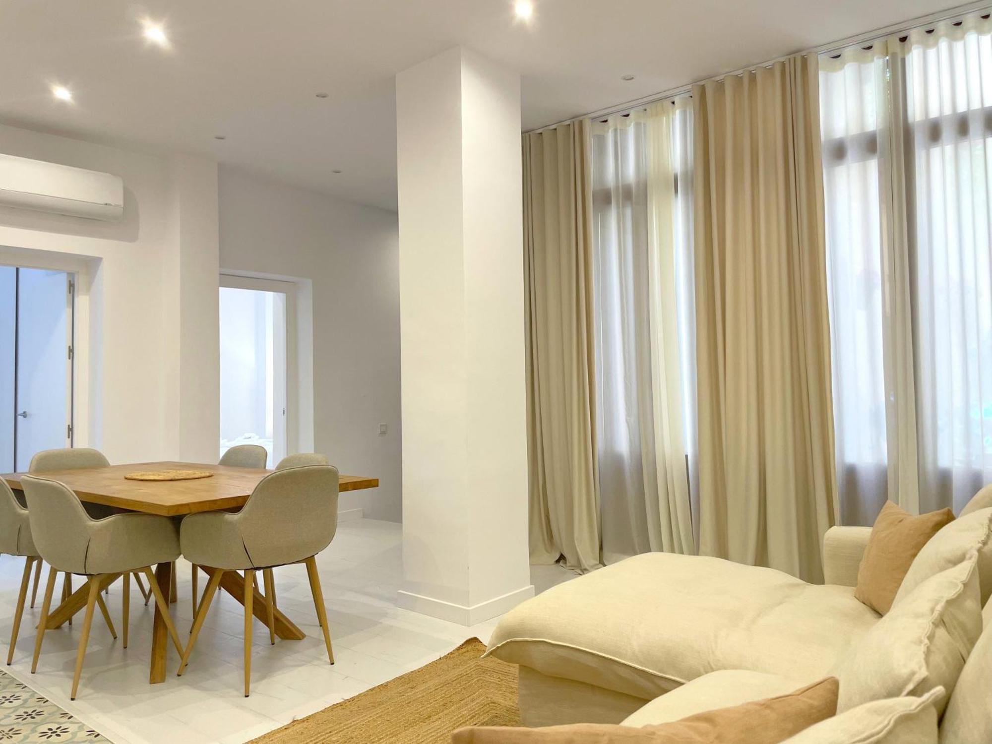 Piso Con Patio, 3 Habitaciones, En La Goleta Малага Екстер'єр фото