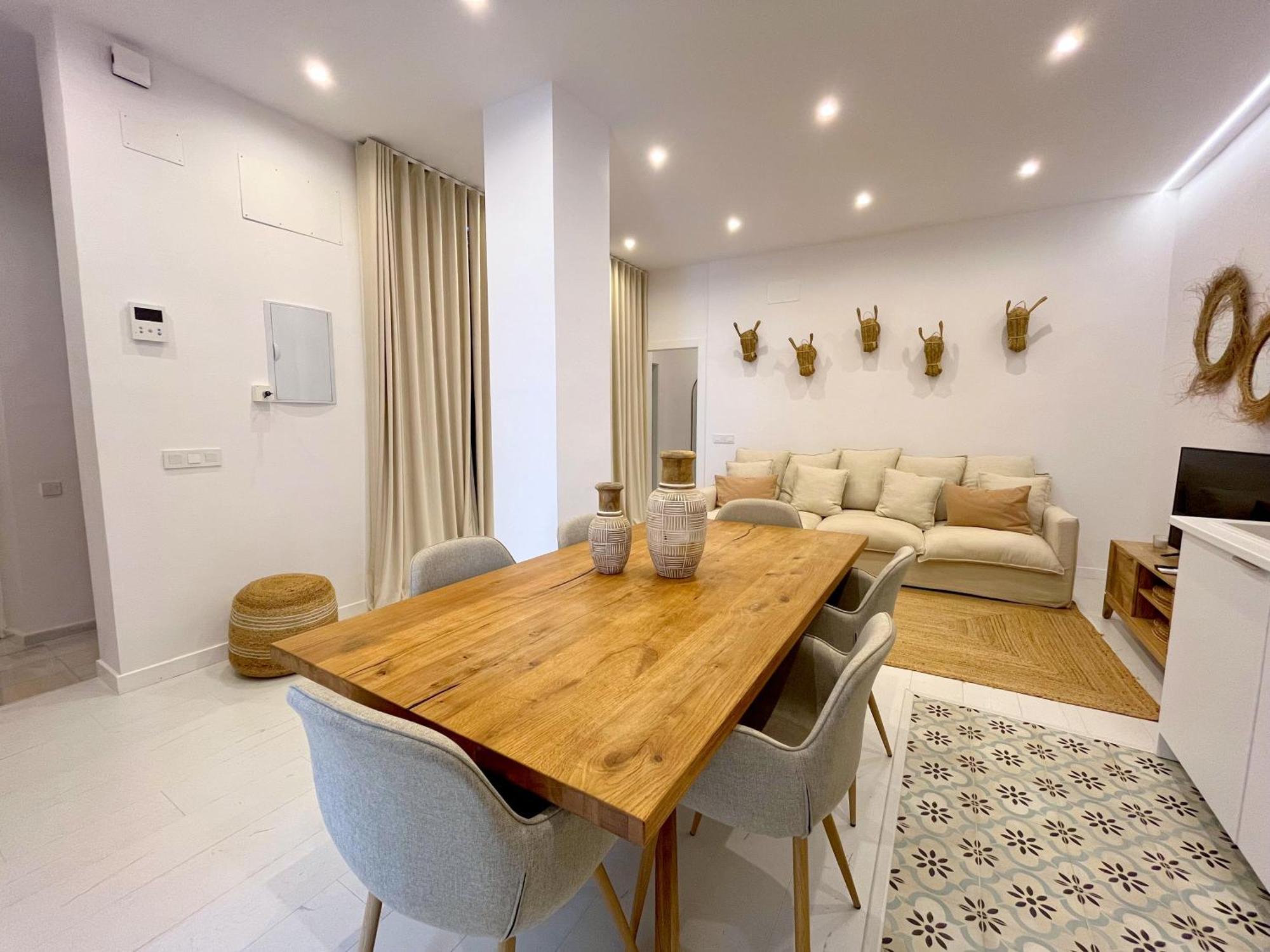 Piso Con Patio, 3 Habitaciones, En La Goleta Малага Екстер'єр фото