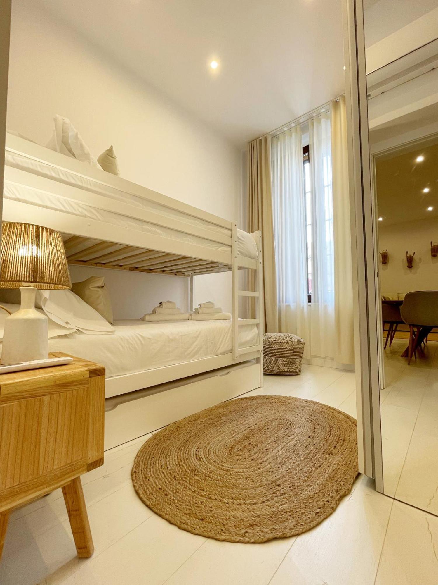 Piso Con Patio, 3 Habitaciones, En La Goleta Малага Екстер'єр фото